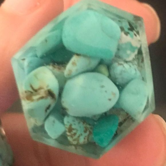 Resin point filled with turquoise chips 2 inches tall - Picture 3 of 4